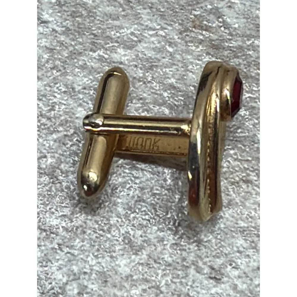 Vintage Swank Gold Tone Red Faux Ruby Textured Oval Toggle Back Cufflinks